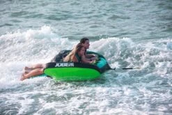Jobe Revolve Funtube - 2 Persoons 12 Jobe Revolve Funtube - 2 Persoons -Zwembadwinkel 230220001 actionshot 5 big resultaat