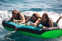 Jobe Revolve Funtube - 3 Persoons 13 Jobe Revolve Funtube - 3 Persoons -Zwembadwinkel 230320001 actionshot 7 big resultaat