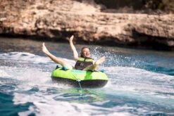 Jobe Rumble Funtube Pakket - 1 Persoons 10 Jobe Rumble Funtube Pakket - 1 Persoons -Zwembadwinkel 900 1350 238820001 actionshot 2 big